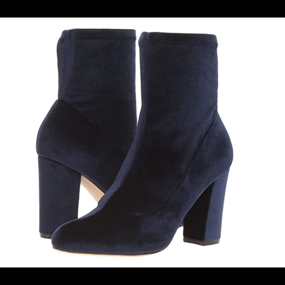 Steve Madden Royal Blue Velvet Short Booties.